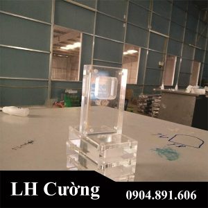 hộp mica trưng bày đá quý