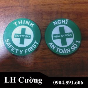 huy hiệu cài áo mica
