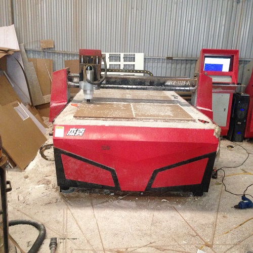 may-cat-cnc máy cnc cắt biển chức danh quân đội